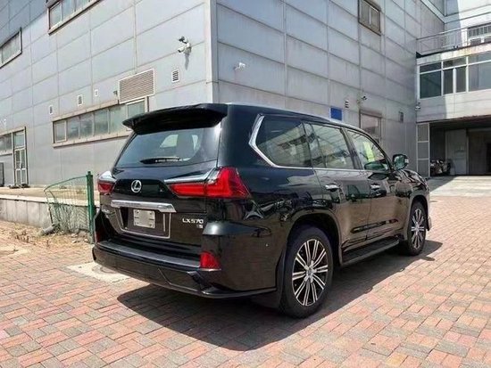 2024款雷克萨斯LX570 现车特价168万甩卖