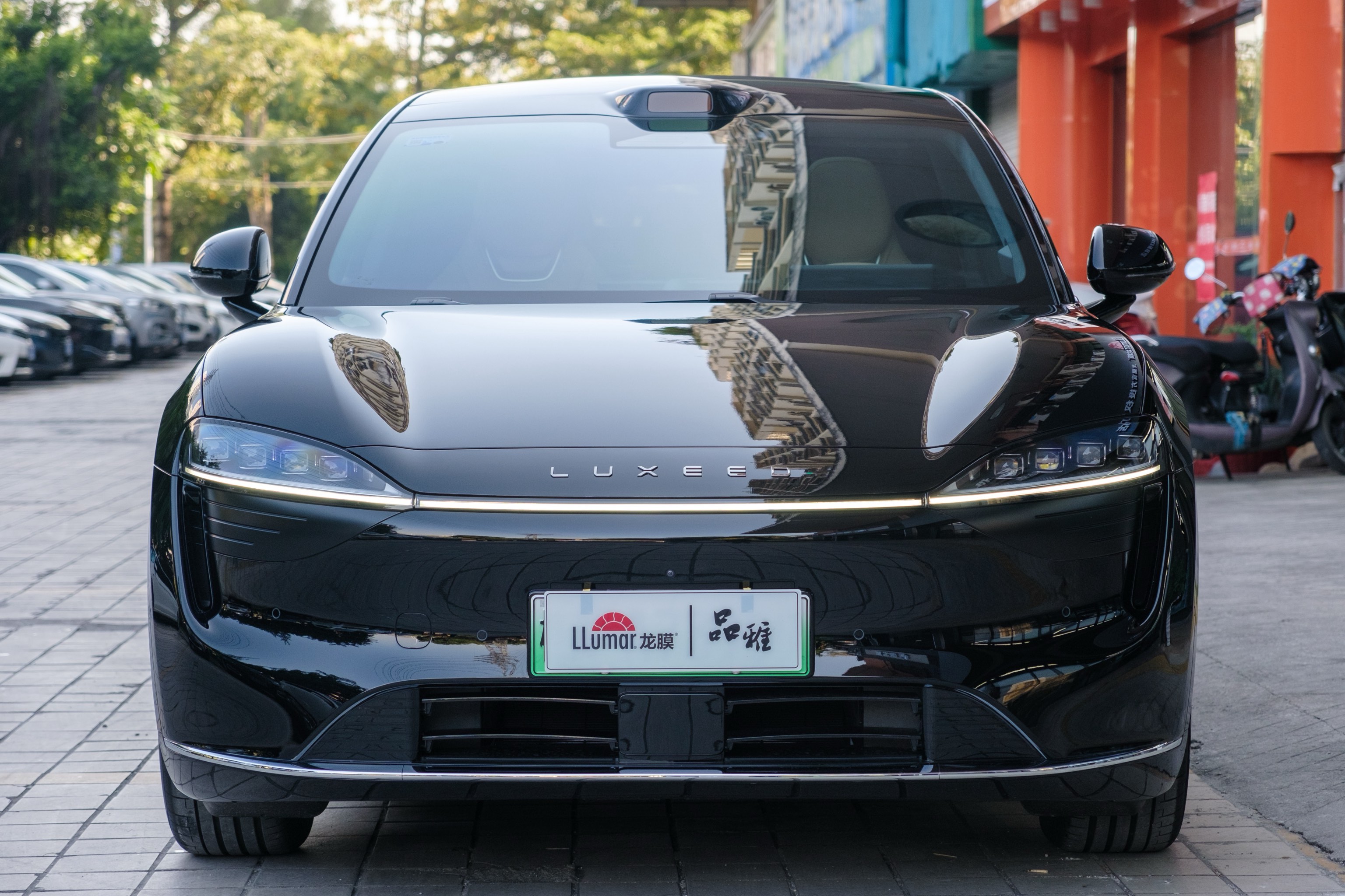 新款智界R7开启预订 预售价26.8万起