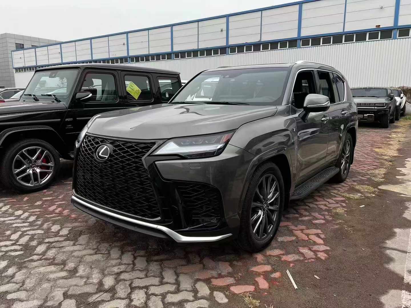 雷克萨斯LX600售价外观霸气性能强悍