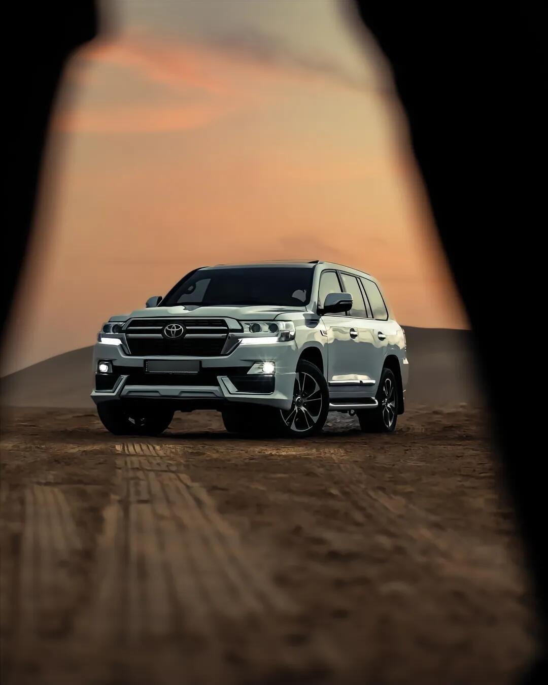 2023款中东版丰田酷路泽FJ国六现车回归