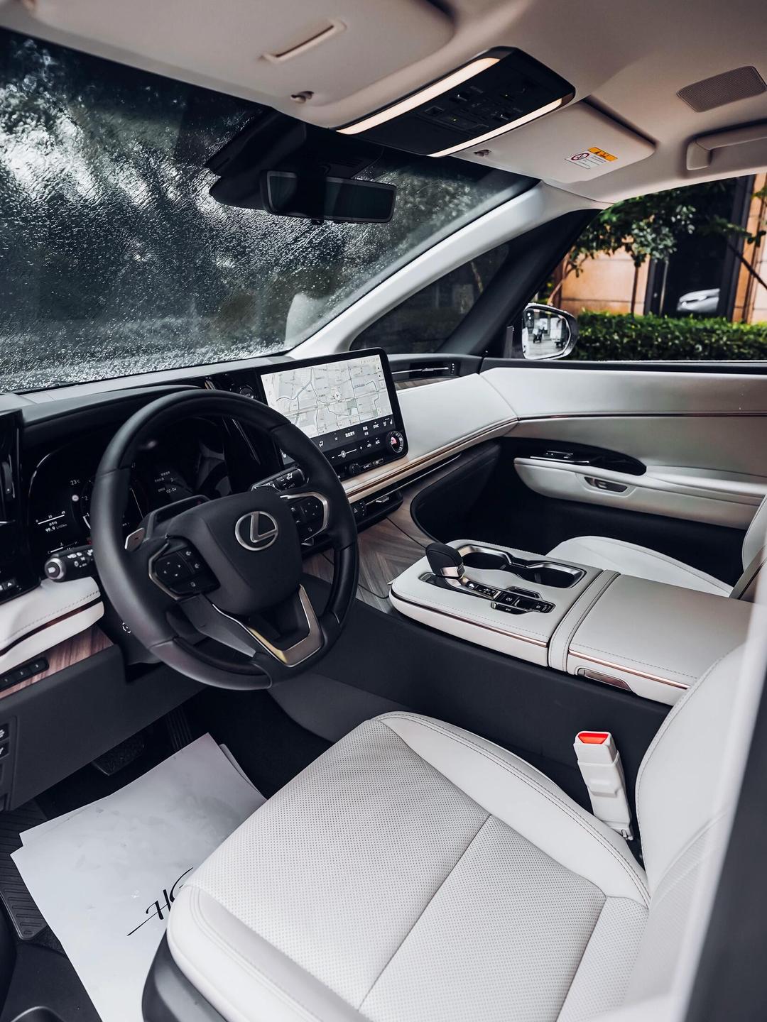 雷克萨斯LM欧版让利促销中 购车让利20万元