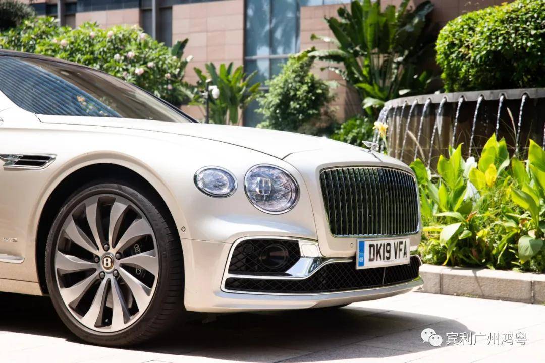 成都飞驰平价销售251万起 欢迎上门试驾