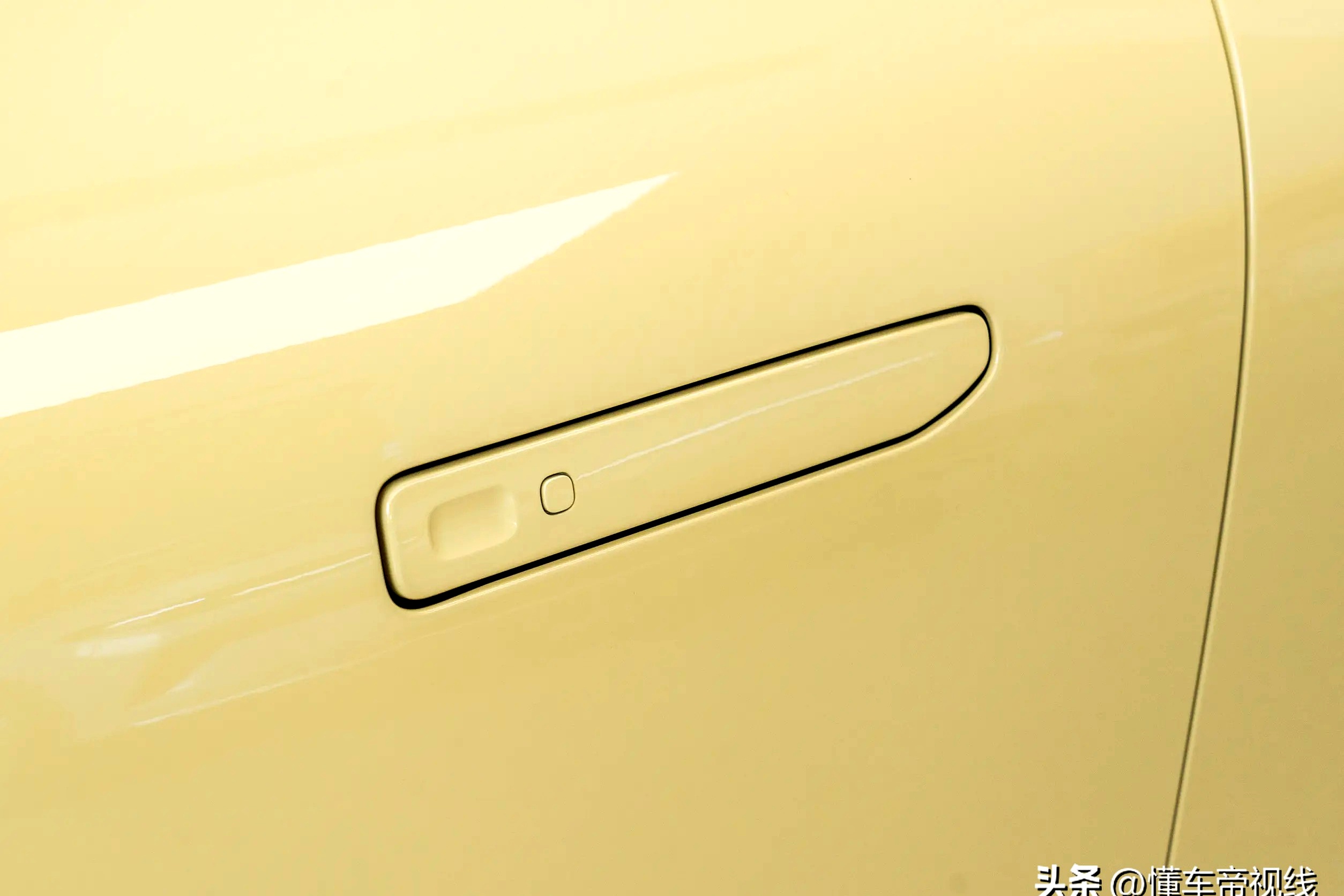 零跑Lafa5预售10.58万起 配8295芯片+激光雷达/将于11月28日上市