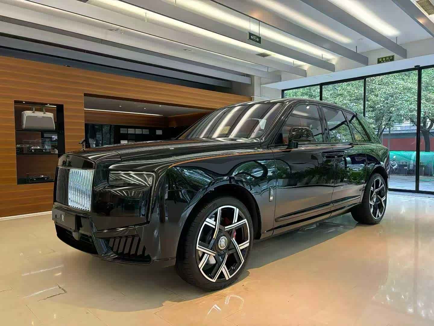 劳斯莱斯库里南目前售价626万起 售全国