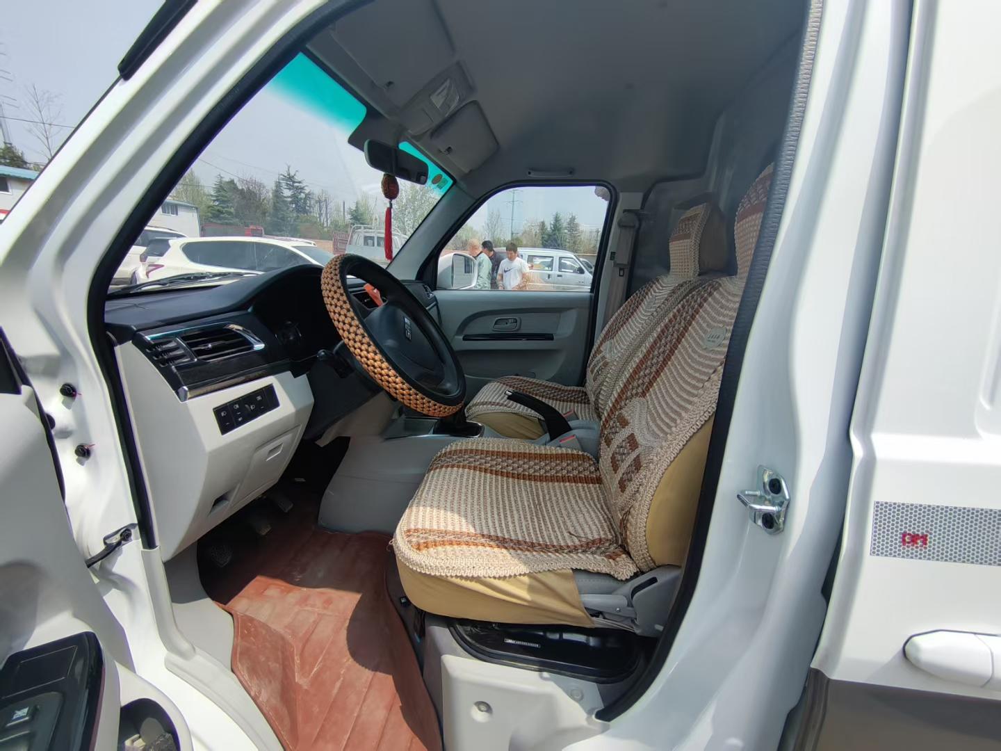 都江堰鑫源新海狮X30L报价5.19万起 暂无优惠