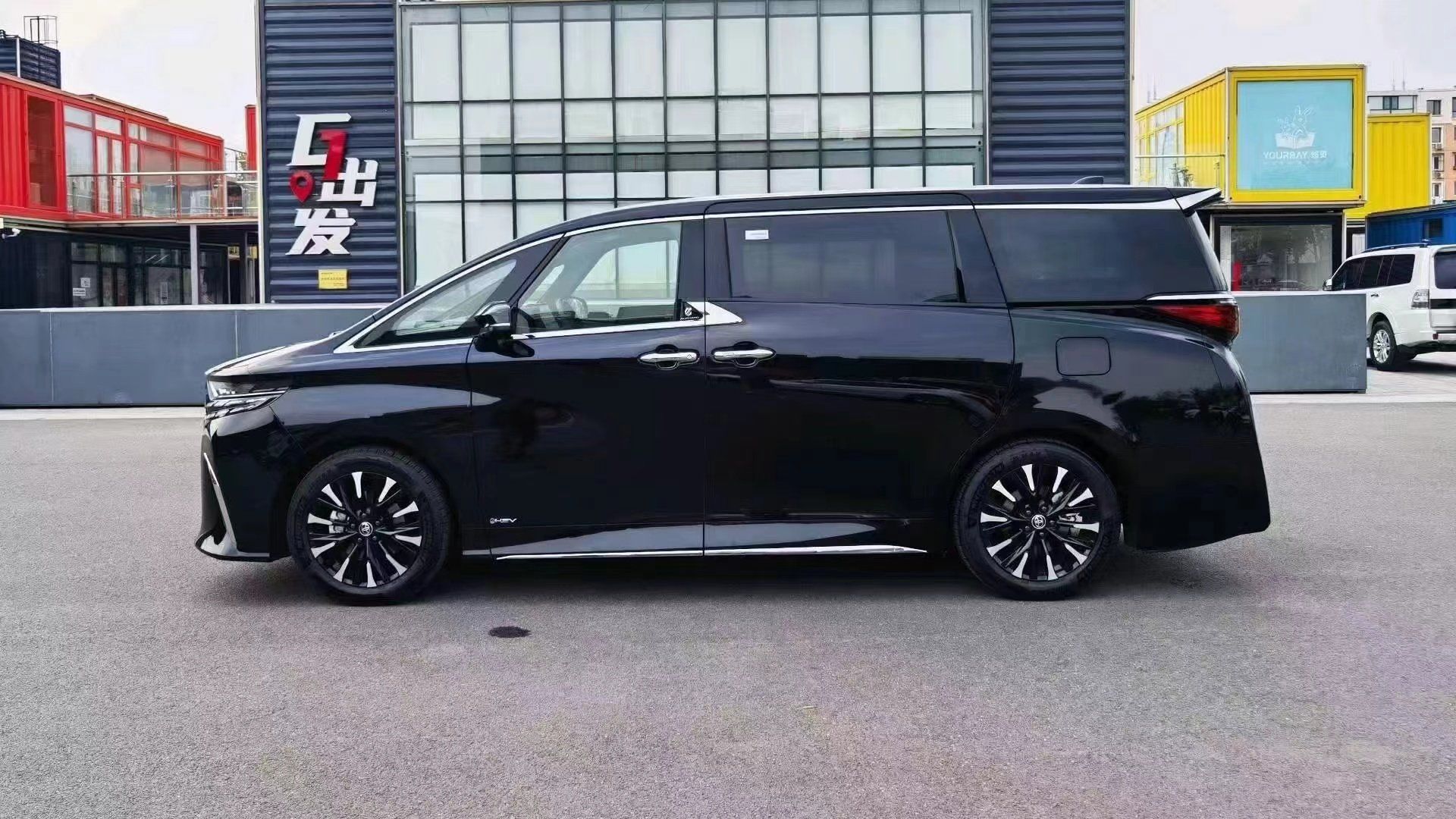 成都埃尔法亚洲版最低报价90万起 欢迎前来试驾