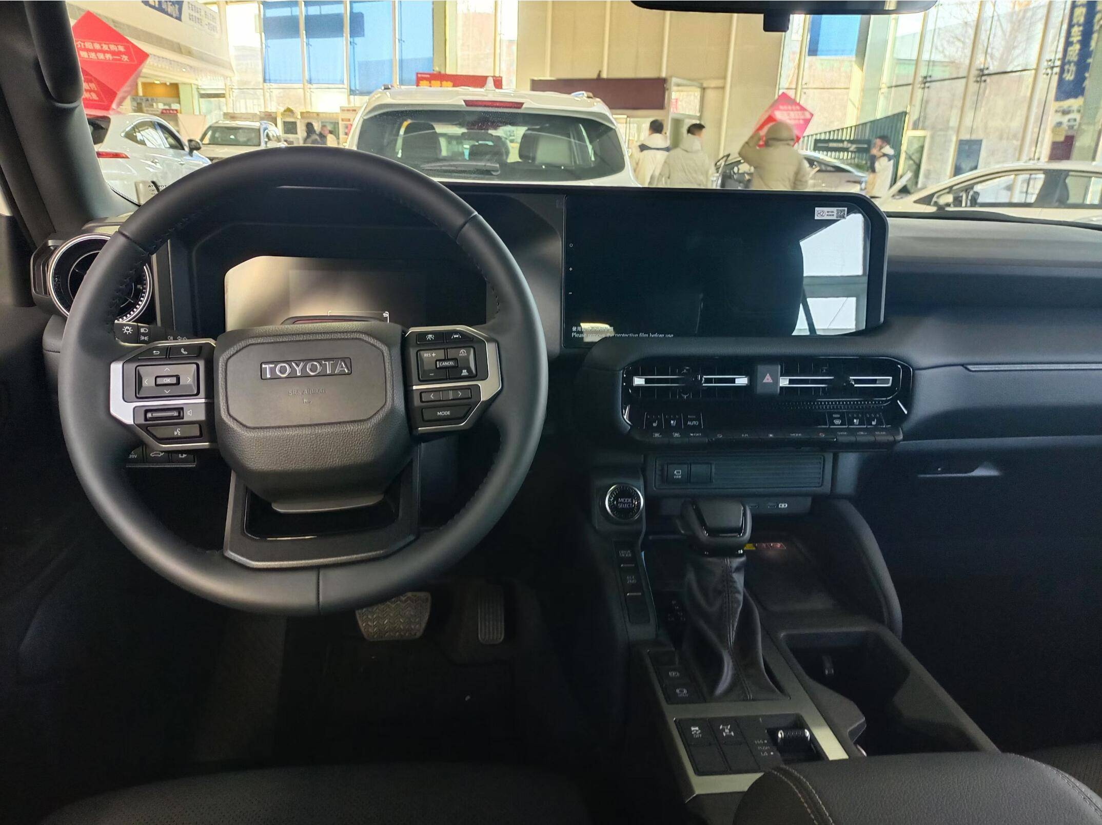 丰田霸道4.0GXR魅力十足 动力强劲