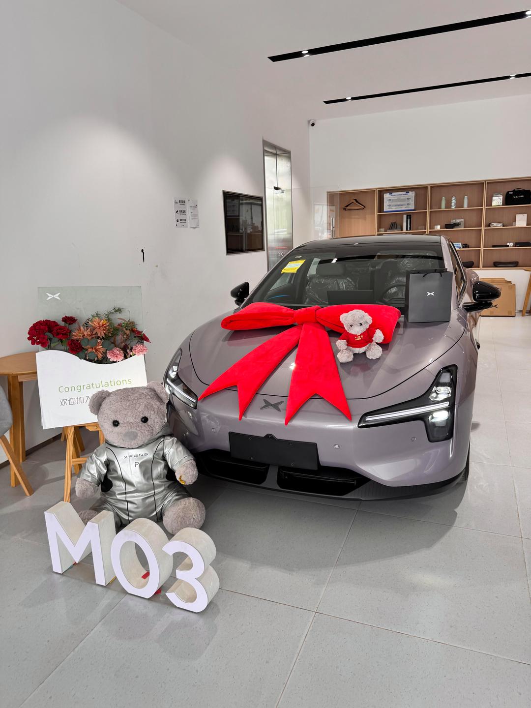 胡峥楠回应网传小米Vision GT超跑图：实车帅多了