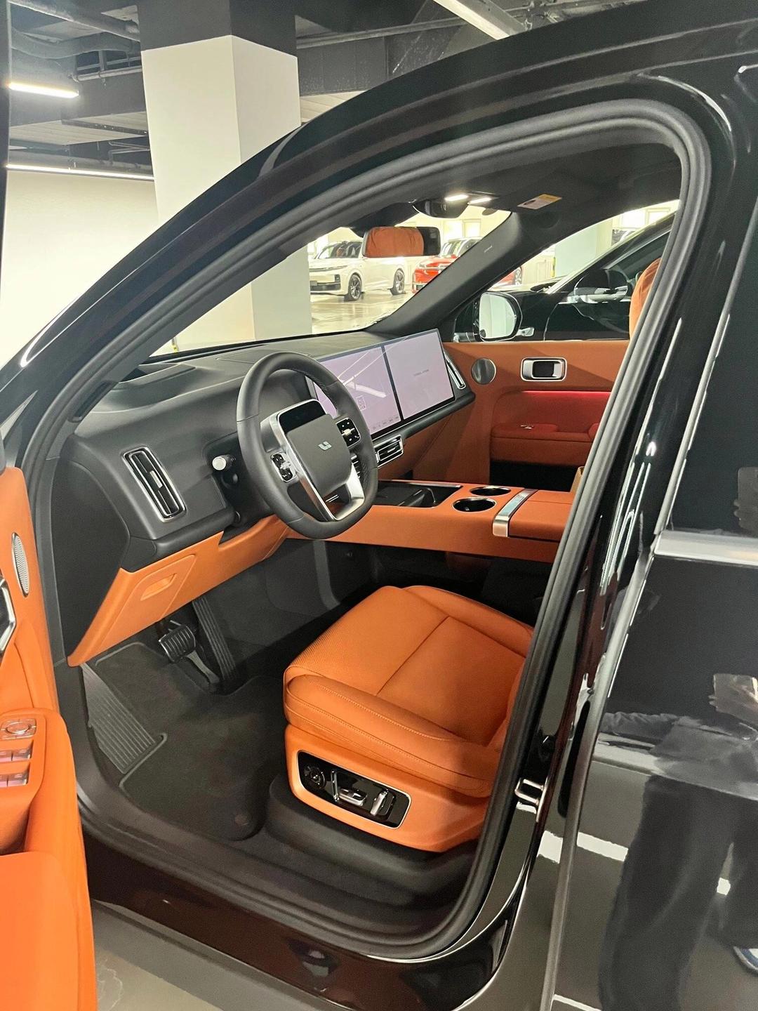 胡峥楠回应网传小米Vision GT超跑图：实车帅多了