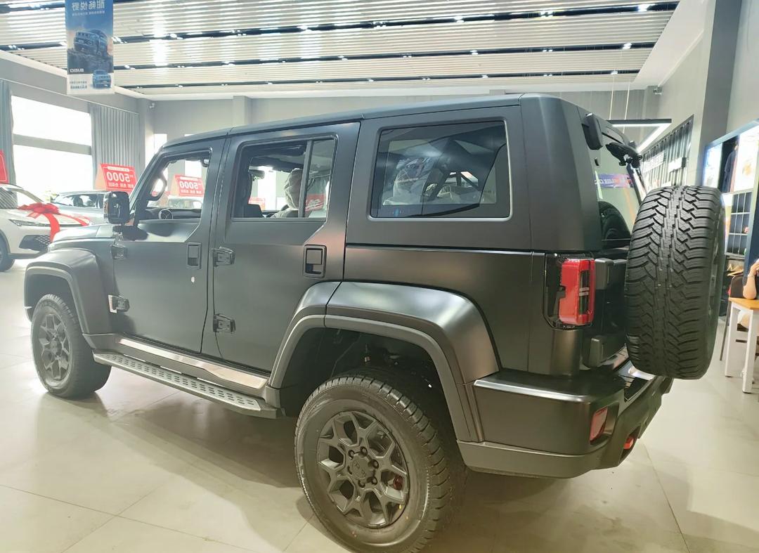 搭载享界同款增程器，综合续航1200km，BJ40增程焕新价15.48万起