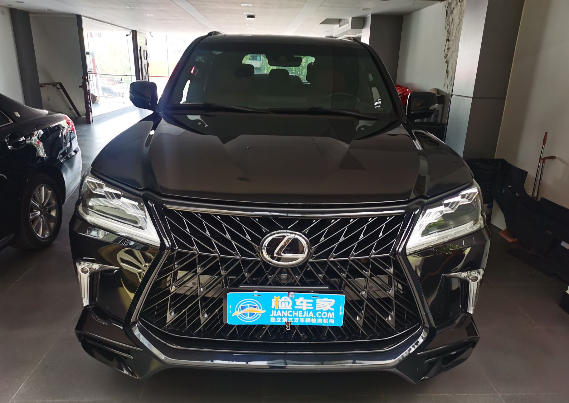 2024款雷克萨斯LX570中东版 顽主座驾