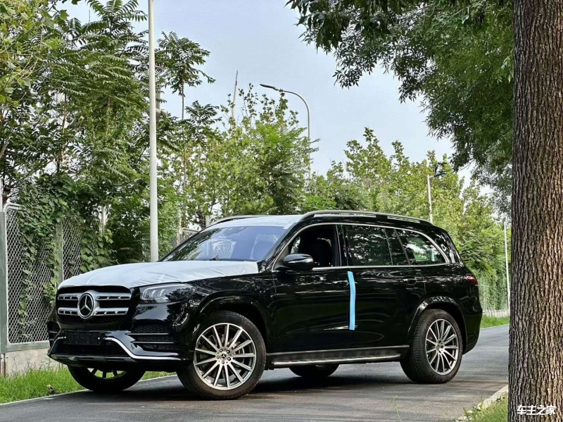 购平行进口奔驰V级享10万优惠 欢迎上门试驾