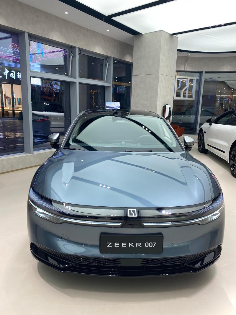 成都极氪007GT降1.00万 仅20.29万可入手