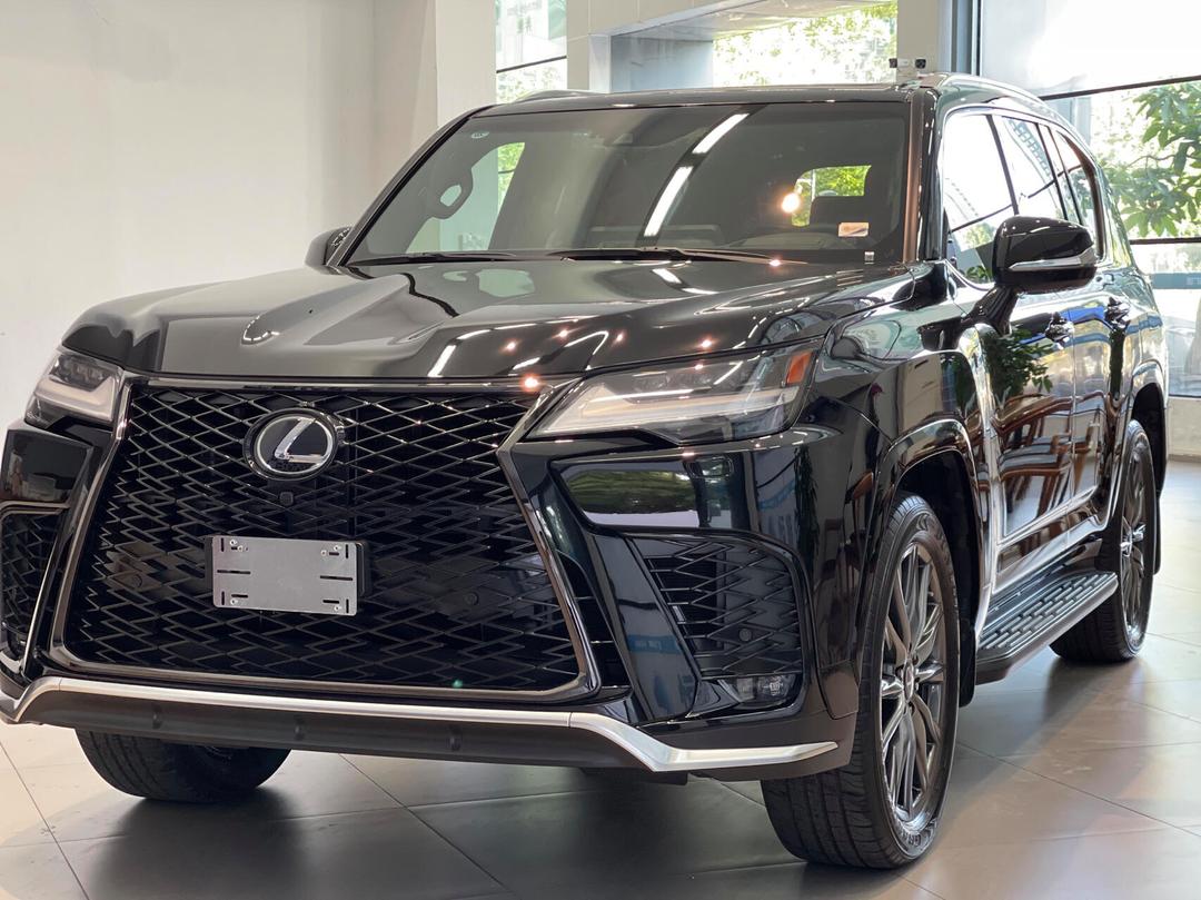 2024款加版雷克萨斯LX600最新行情仅190万 越野SUV的王者