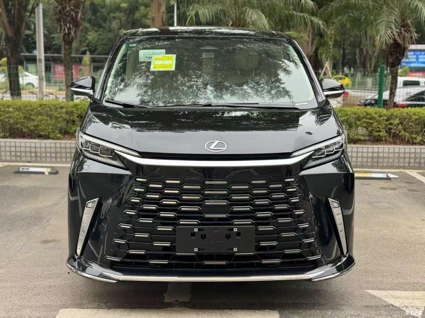 2025新款雷克萨斯LM亚洲版团购价格122万起 欢迎试乘试驾