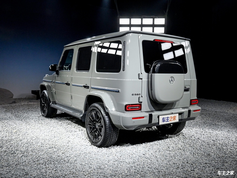 奔驰G级最新报价158万起 欢迎到店试驾