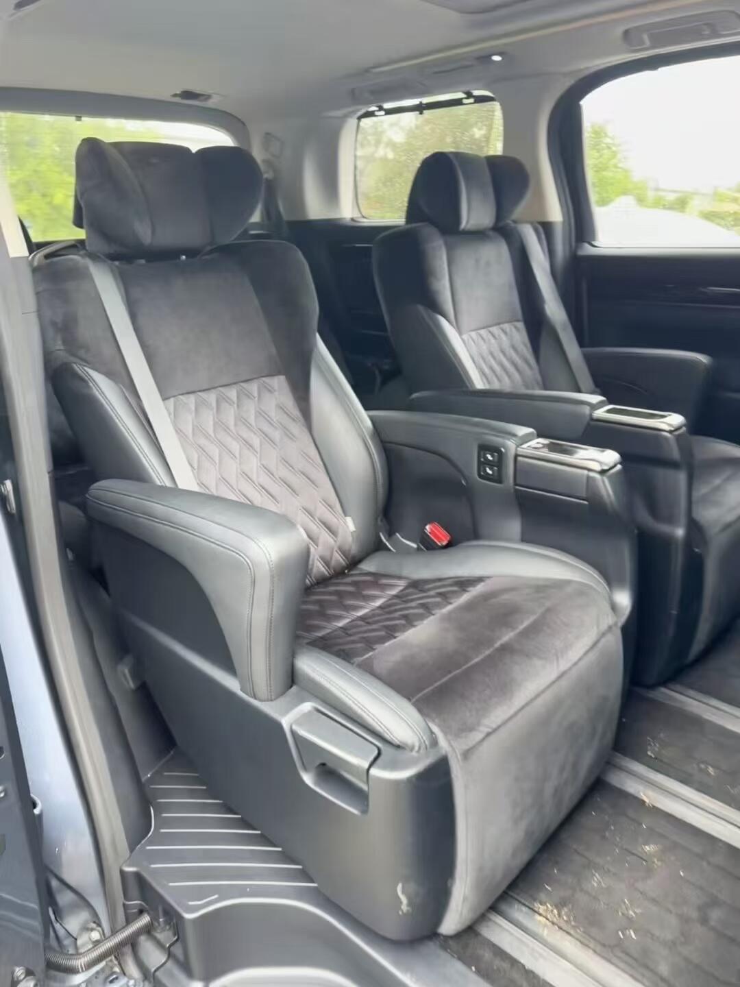 威尔法目前价格稳定 售价90万元起