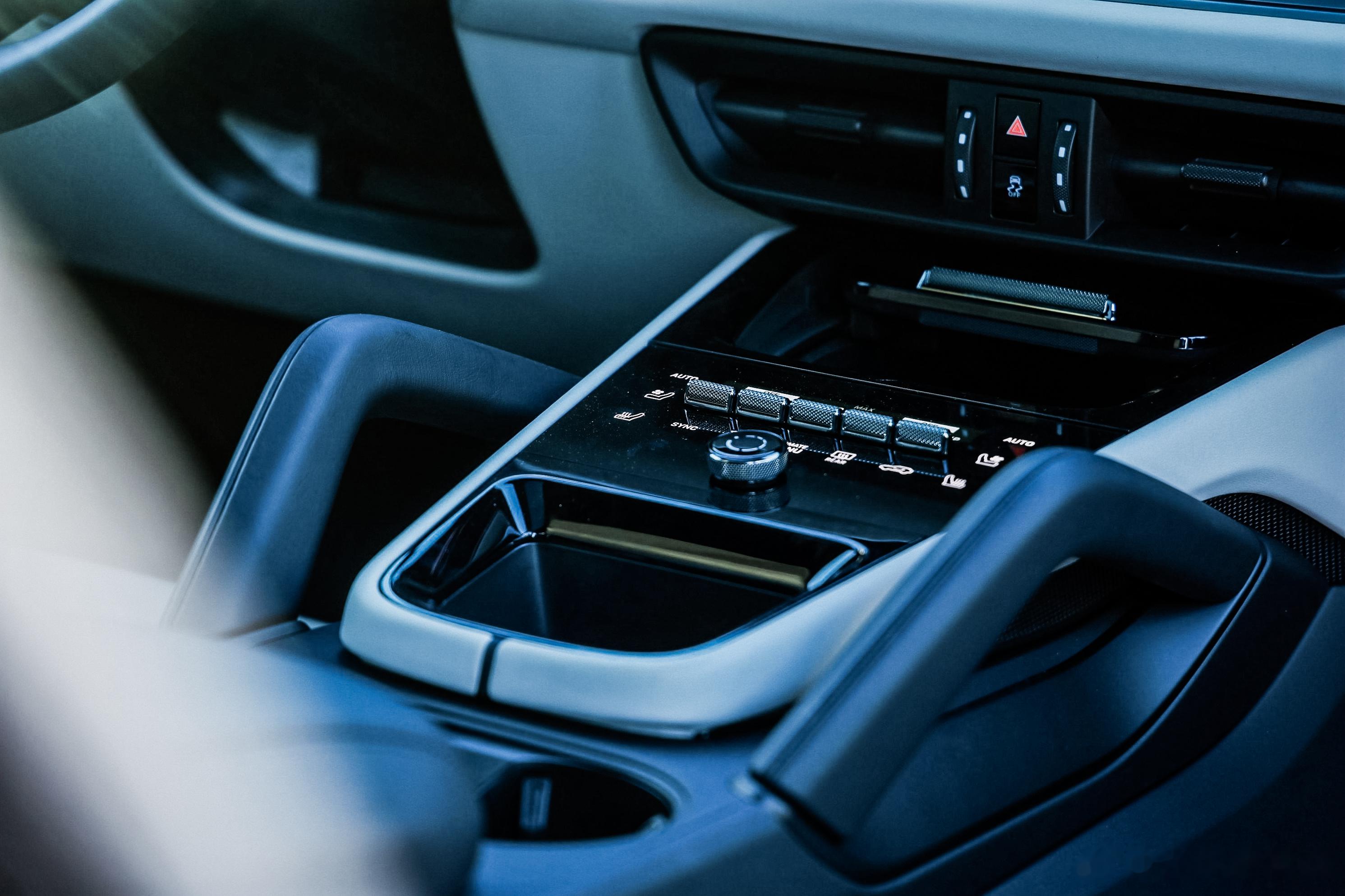 纯电保时捷Cayenne内饰谍照曝光