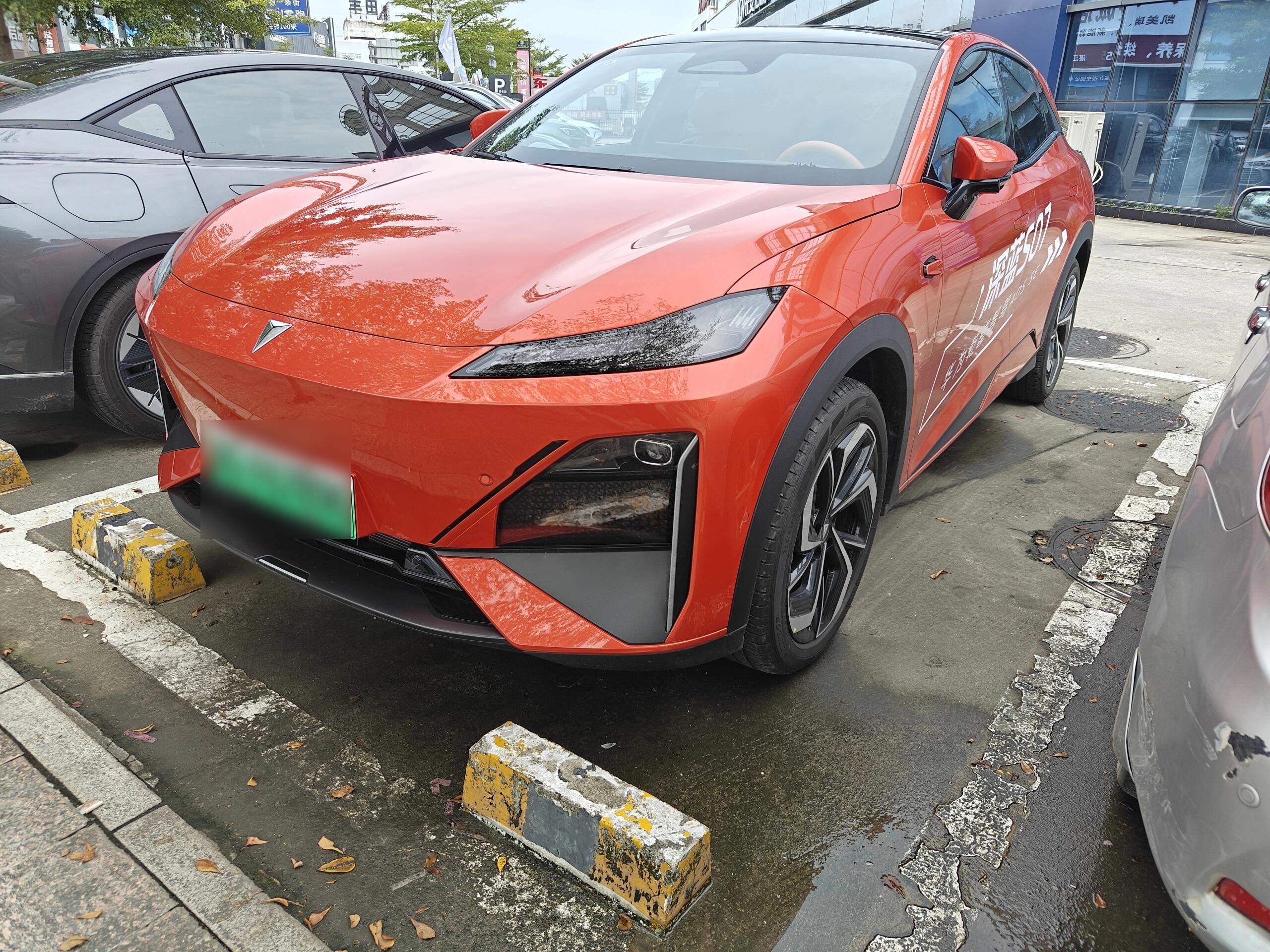 全新深蓝S07亮相成都车展 搭载华为乾崑智驾