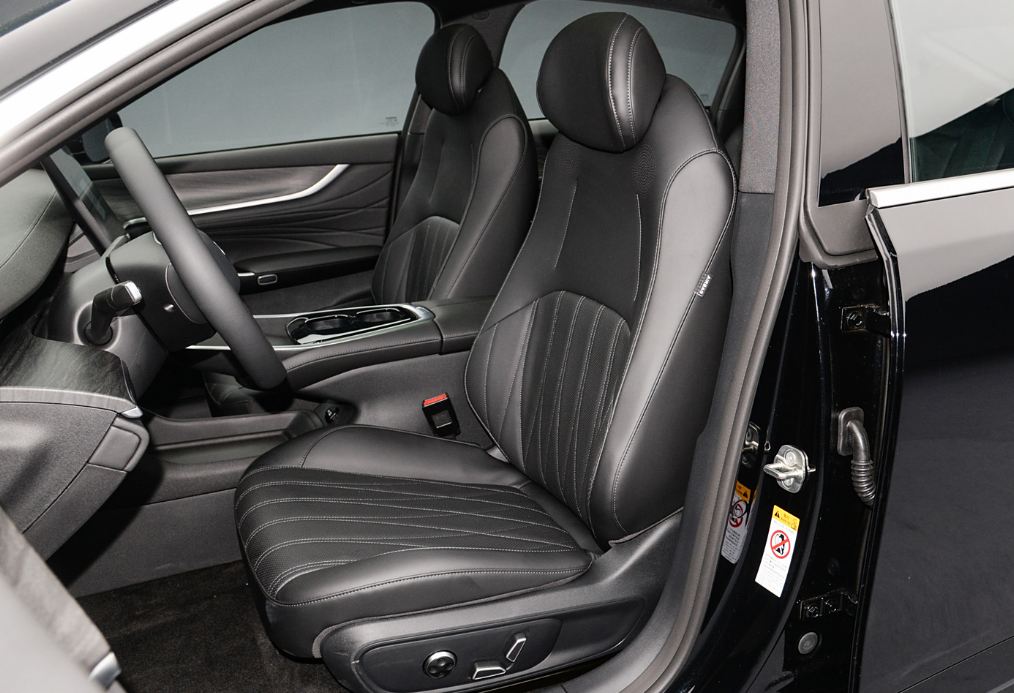 长安启源A07超长蓝鲸纯电版/增程版焕新上市 12.99万起