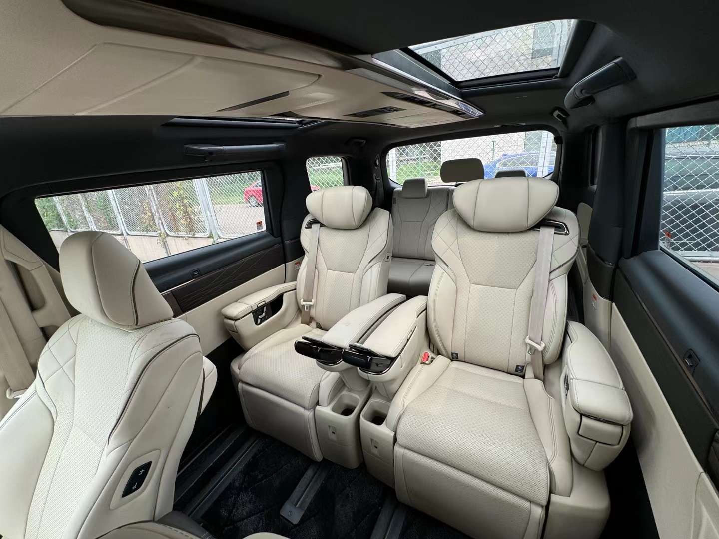 丰田埃尔法最新行情 仅售90万起