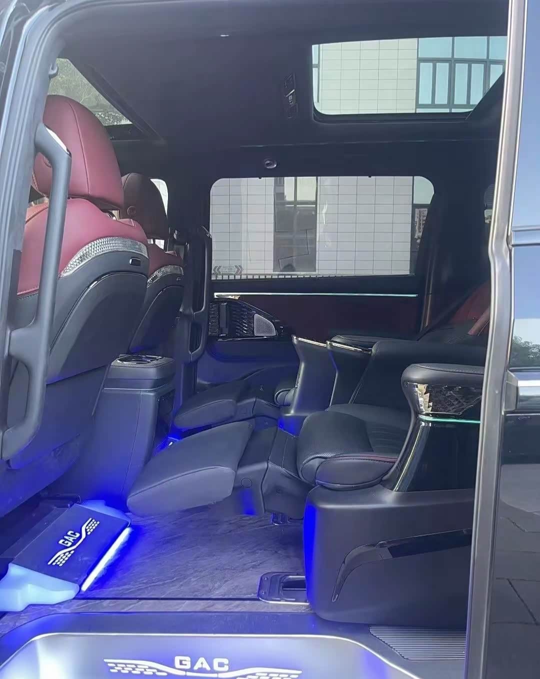 成都传祺向往M8报价26.99万起 暂无优惠