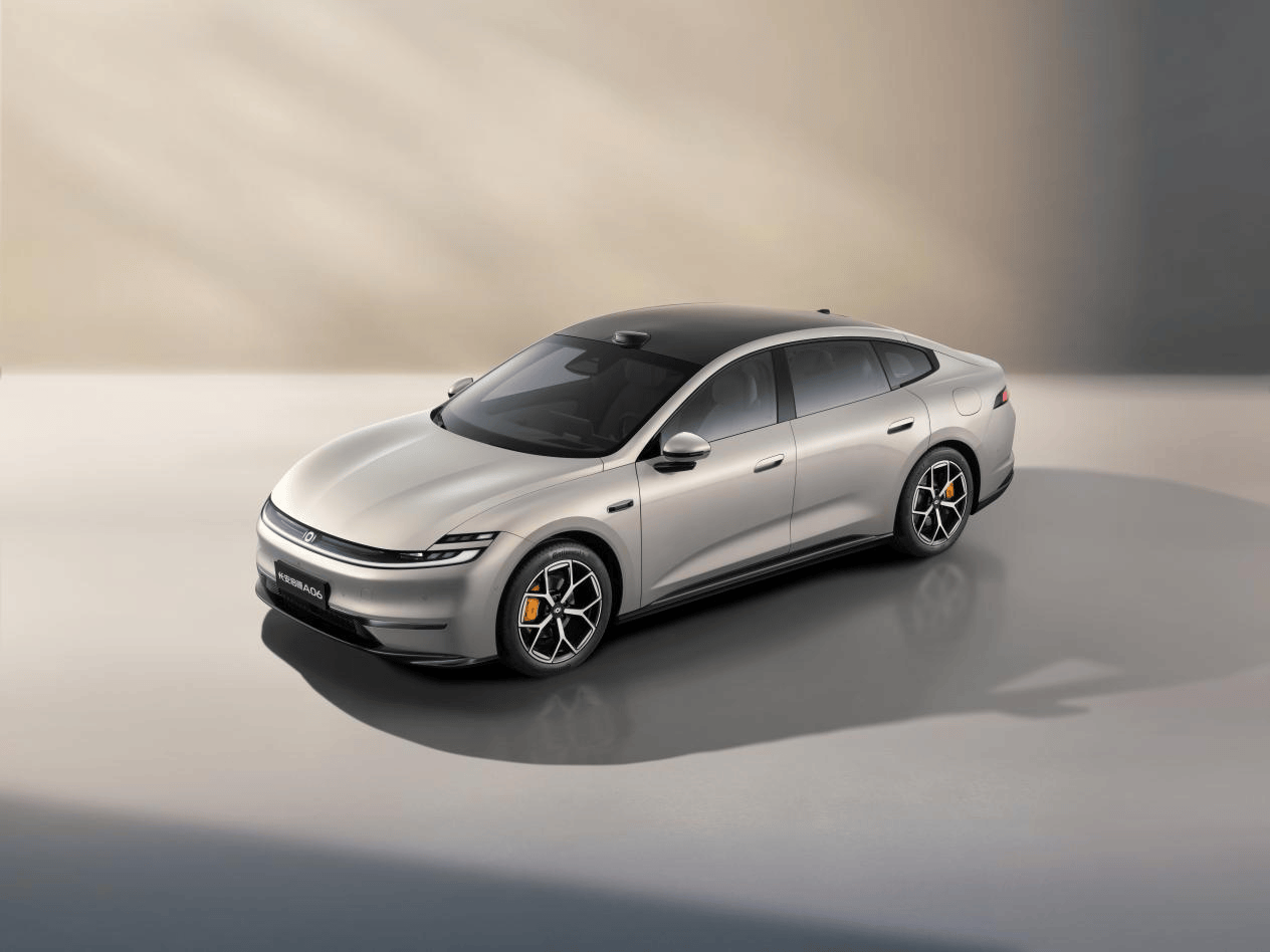 长安启源A06首秀，大空间+快补能破局纯电家轿长安启源A06首秀，大空间+快补能破局纯电家轿