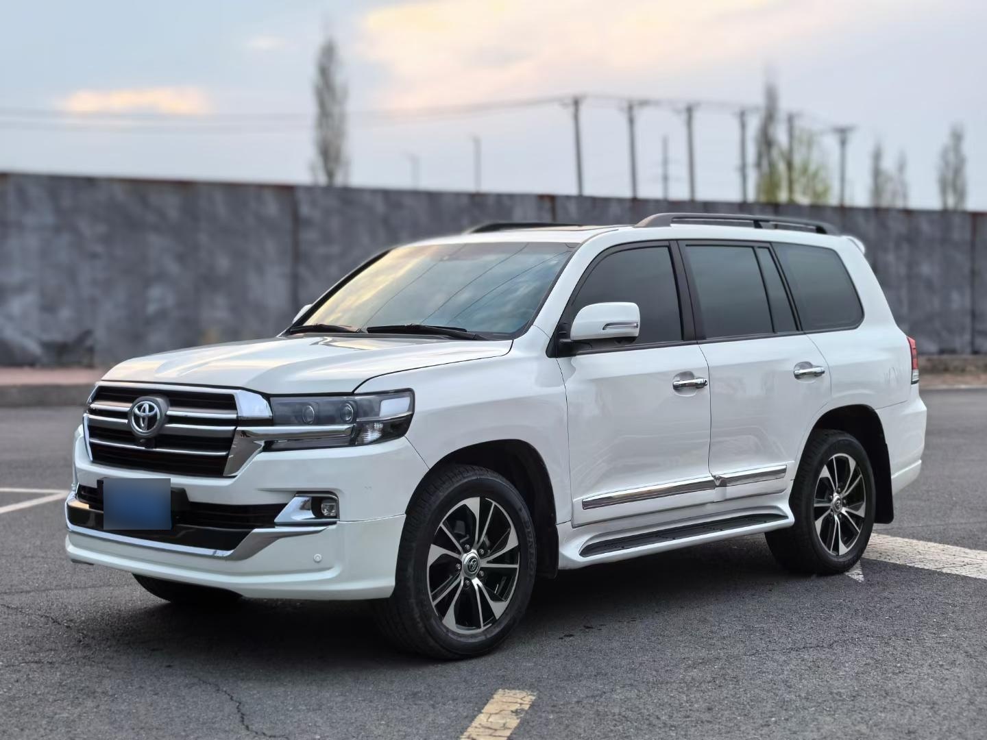 丰田酷路泽4600中东版实拍 沉稳的硬汉