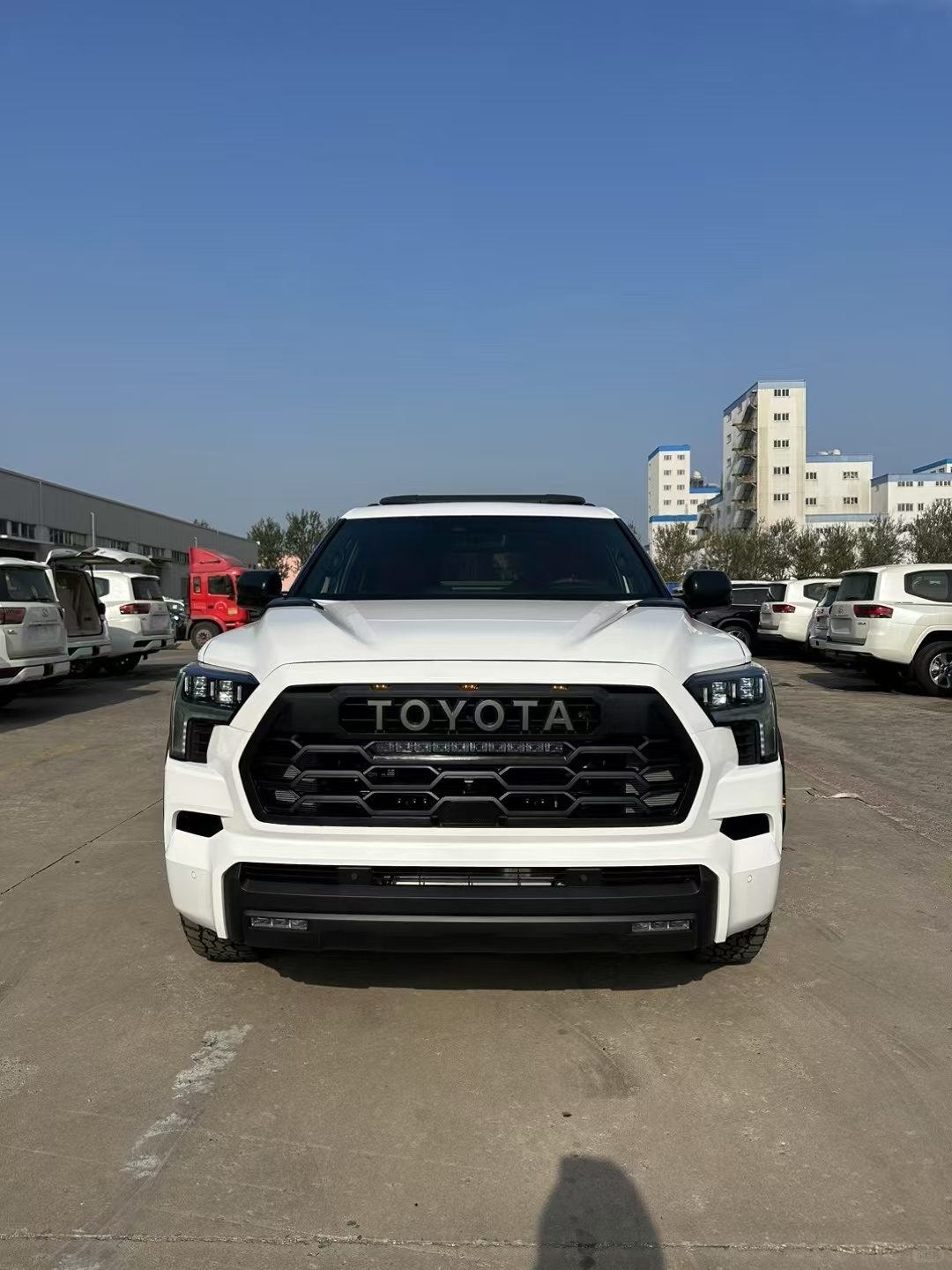 2024款丰田红杉SUV加版铂金版 越野王者!