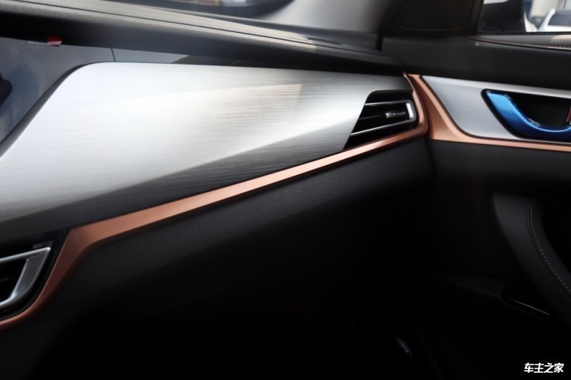 成都角斗士降价8.49万 最低仅售38.50万