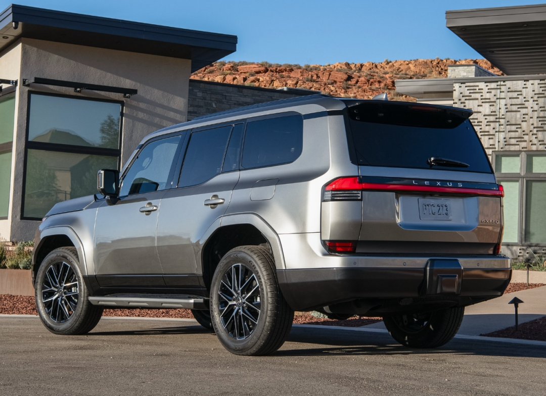 2023款雷克萨斯GX亮相 4.6L V8空气悬架