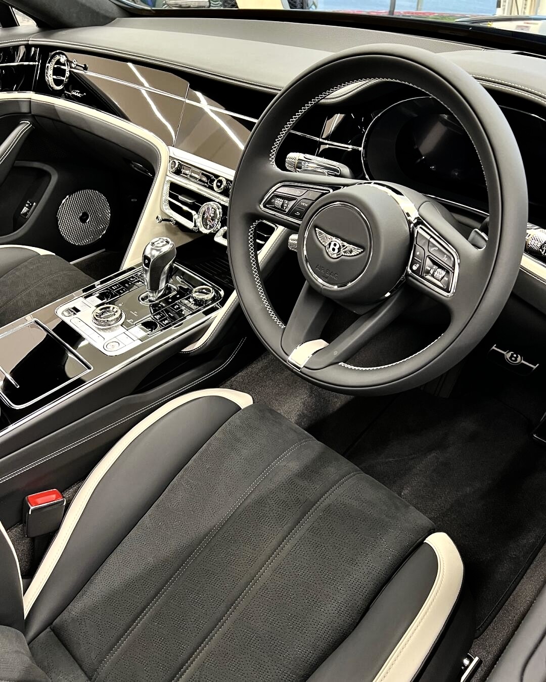 飞驰售价300万起