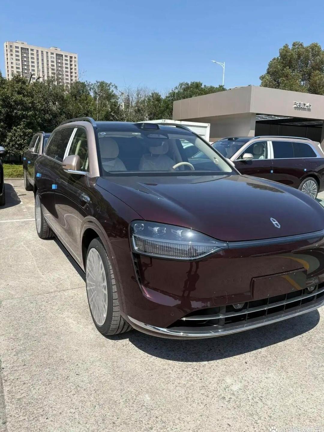 天津华夏安邦豪车库里南价格优惠150万 欢迎上门试驾