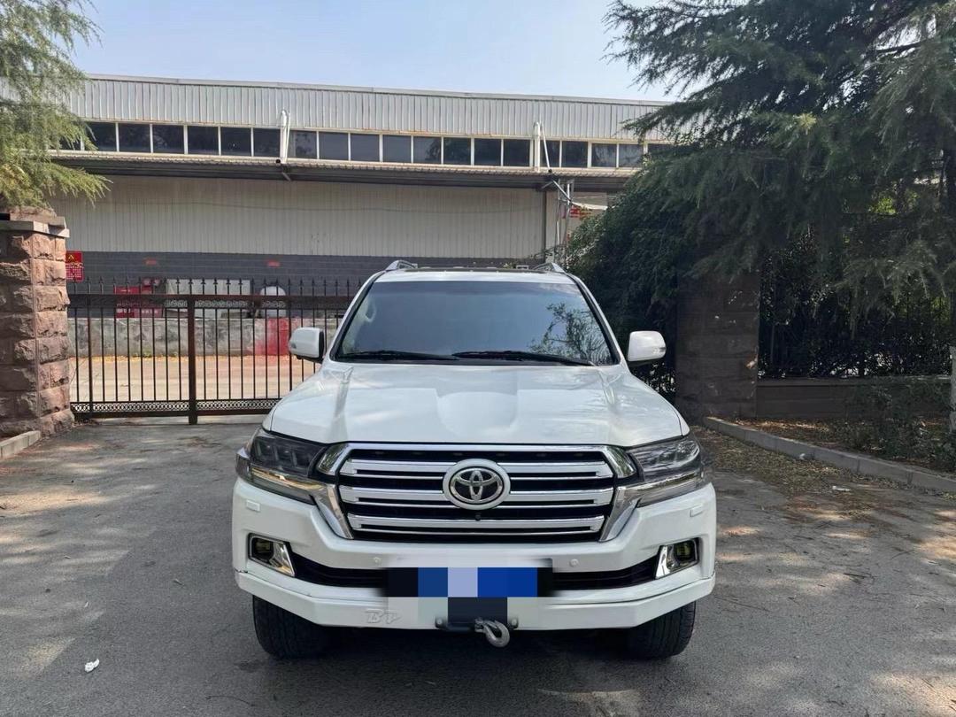 23款丰田FJ酷路泽4.0T 中东版49万起售