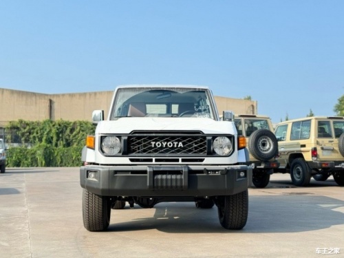 平行进口丰田酷路泽70系列中东版报价60万起