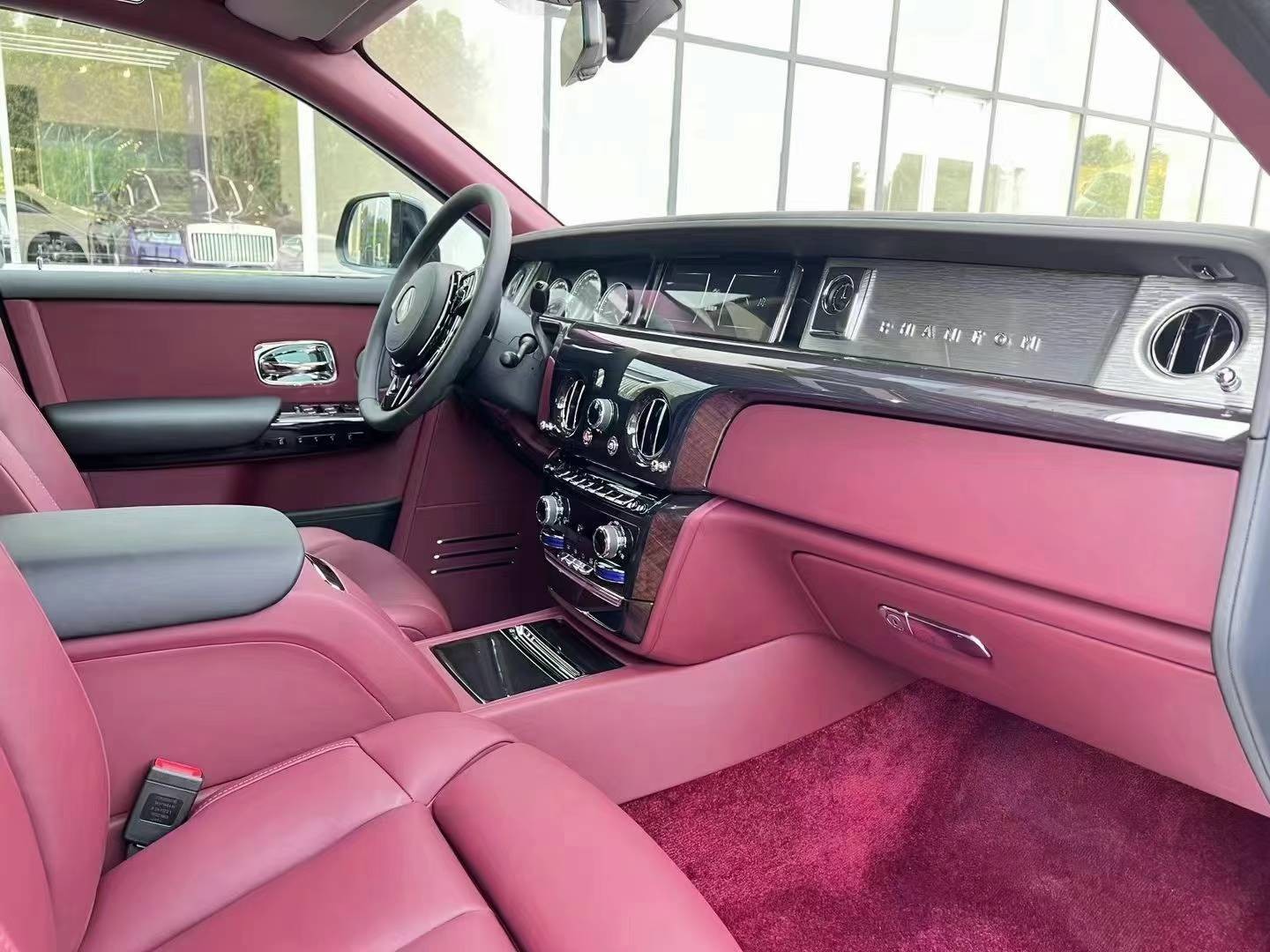 成都劳斯莱斯幻影团购价格780万起 欢迎到店试驾