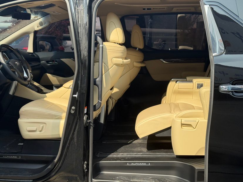 2025埃尔法亚洲版促销90万起 直降16万