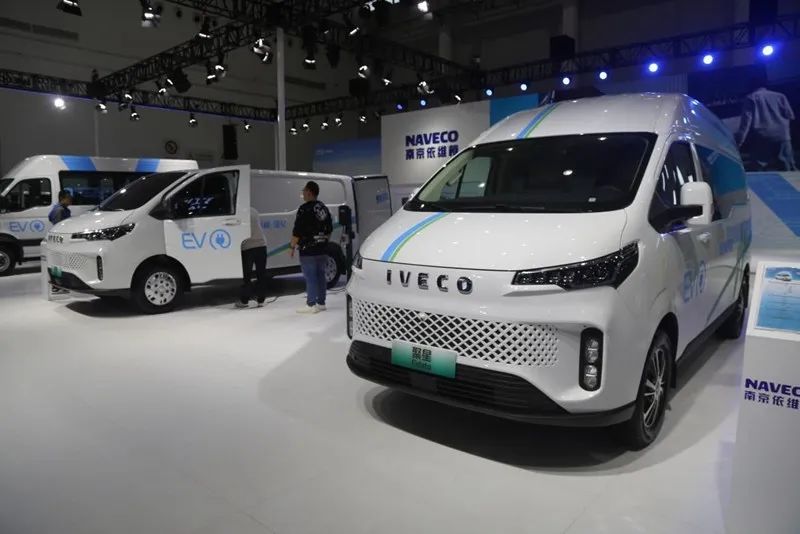 成都依维柯聚星新能源最低12.29万起售 优惠高达8.19万