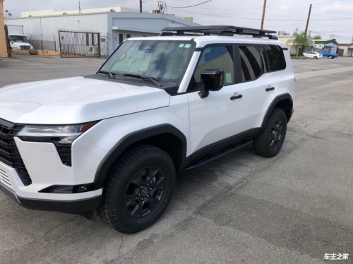 四川腾达东远名车雷克萨斯LX中东版降价促销中 限时优惠高达39万元