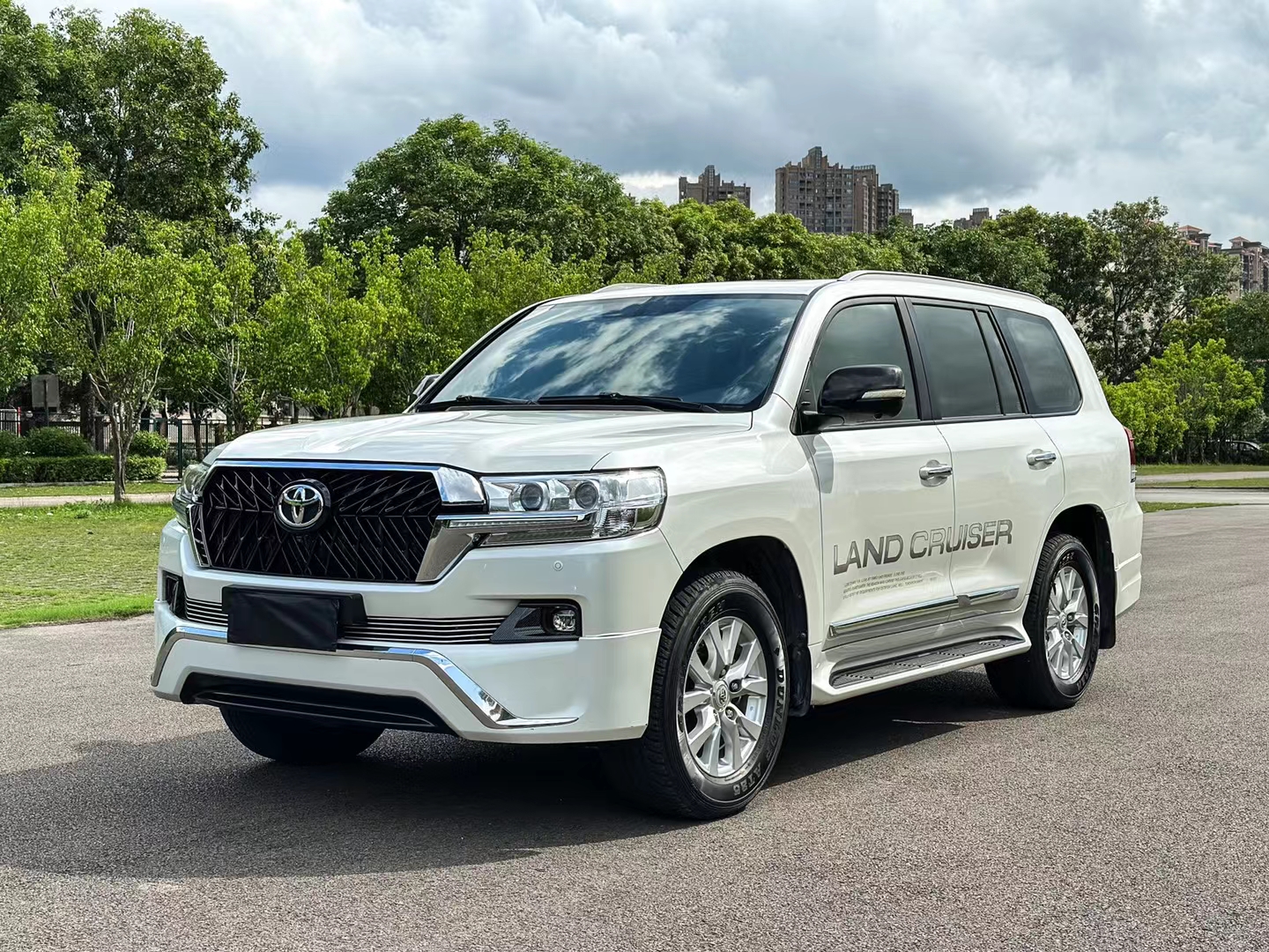 丰田酷路泽4000平行进口 毫不谦虚的高性能