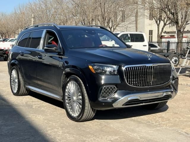 奔驰迈巴赫GLS600淡季大促现车直降30万 展厅现车促销