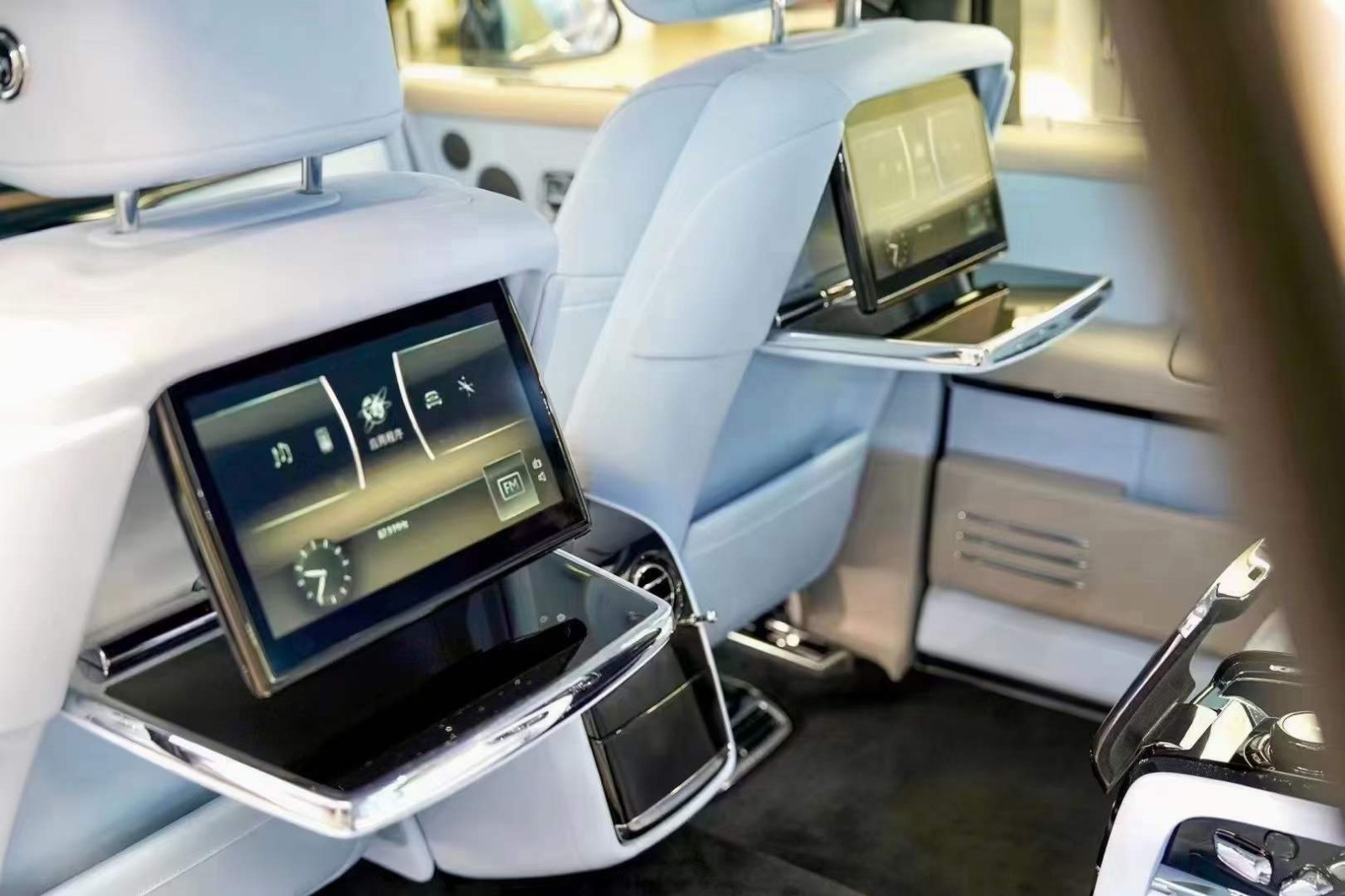 成都飞驰团购价格251万起 欢迎上门试驾