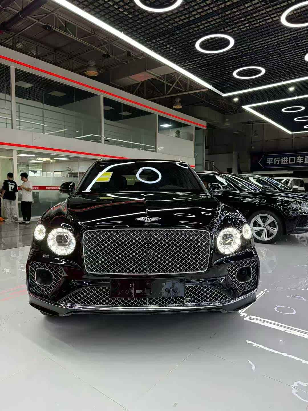 成都平行进口宾利飞驰美版最高让利30万 仅228万可入手