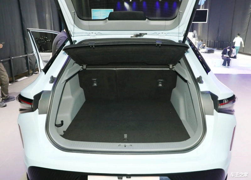 成都睿蓝7售价11.07万起 最高优惠0.50万