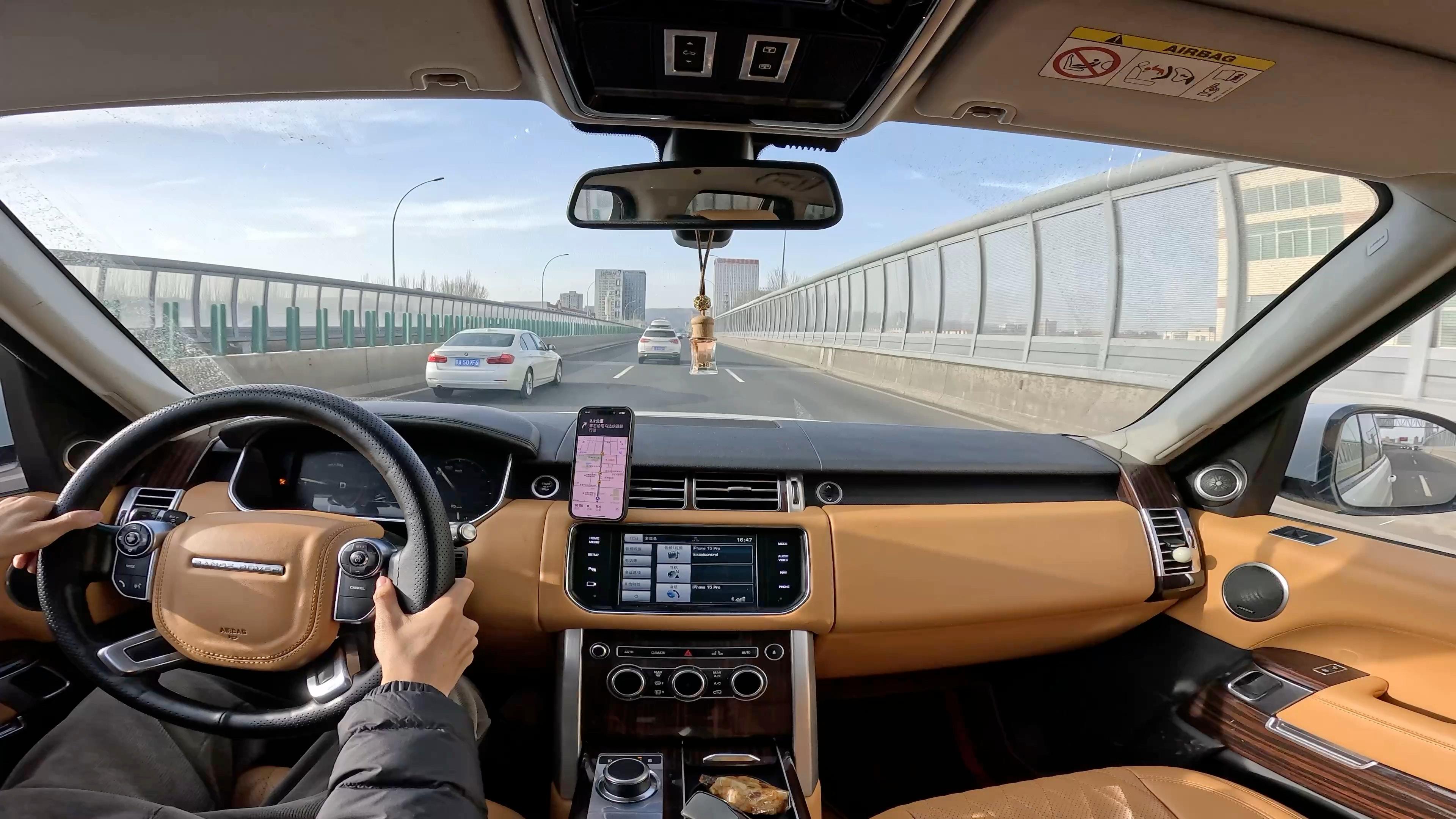 成都路虎揽胜目前售价141万起 欢迎试乘试驾