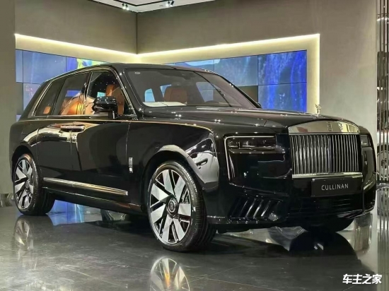 天津华夏安邦名车库里南团购优惠65万 欢迎到店试驾