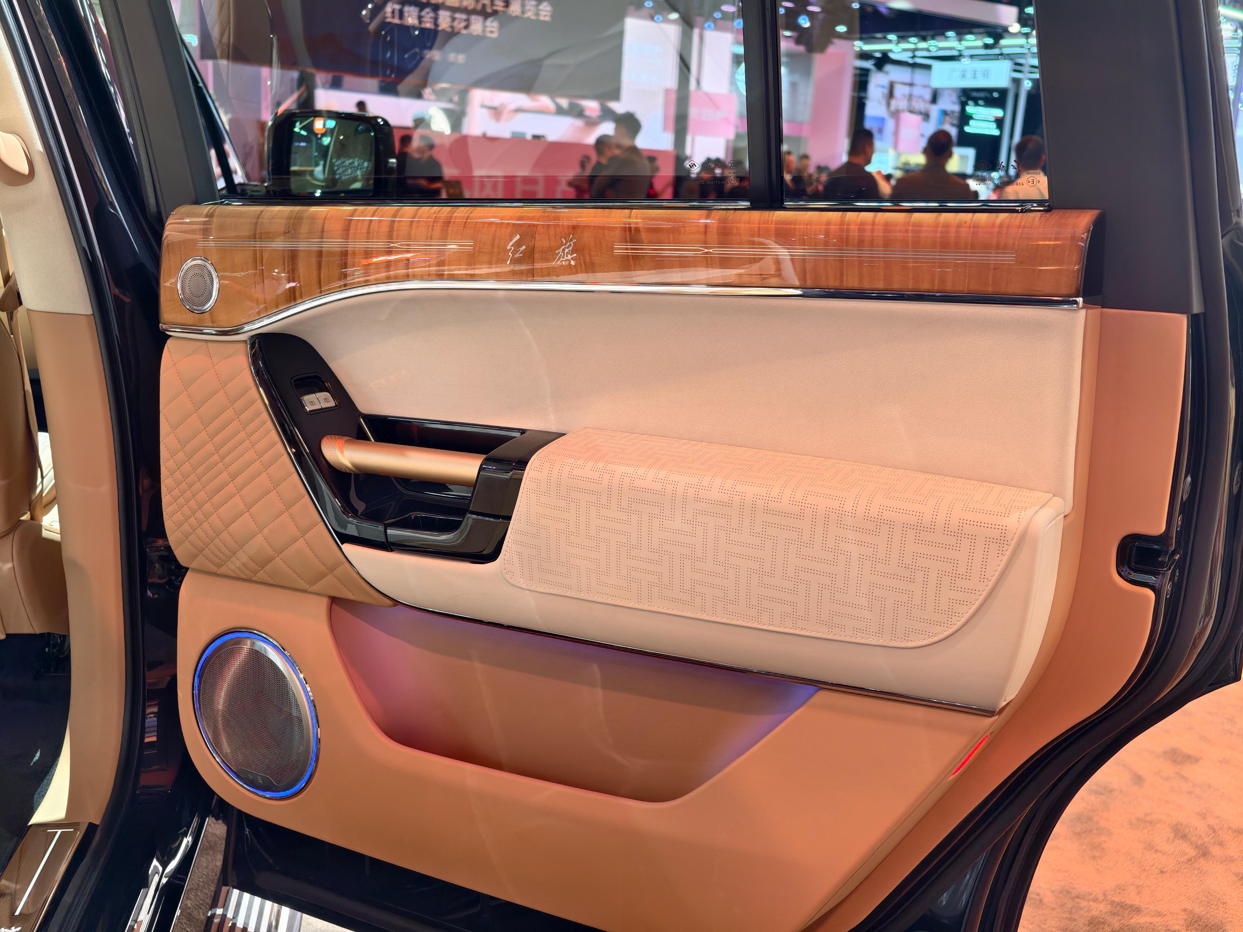 武侯红旗国耀价格最低136.58万起 暂无优惠