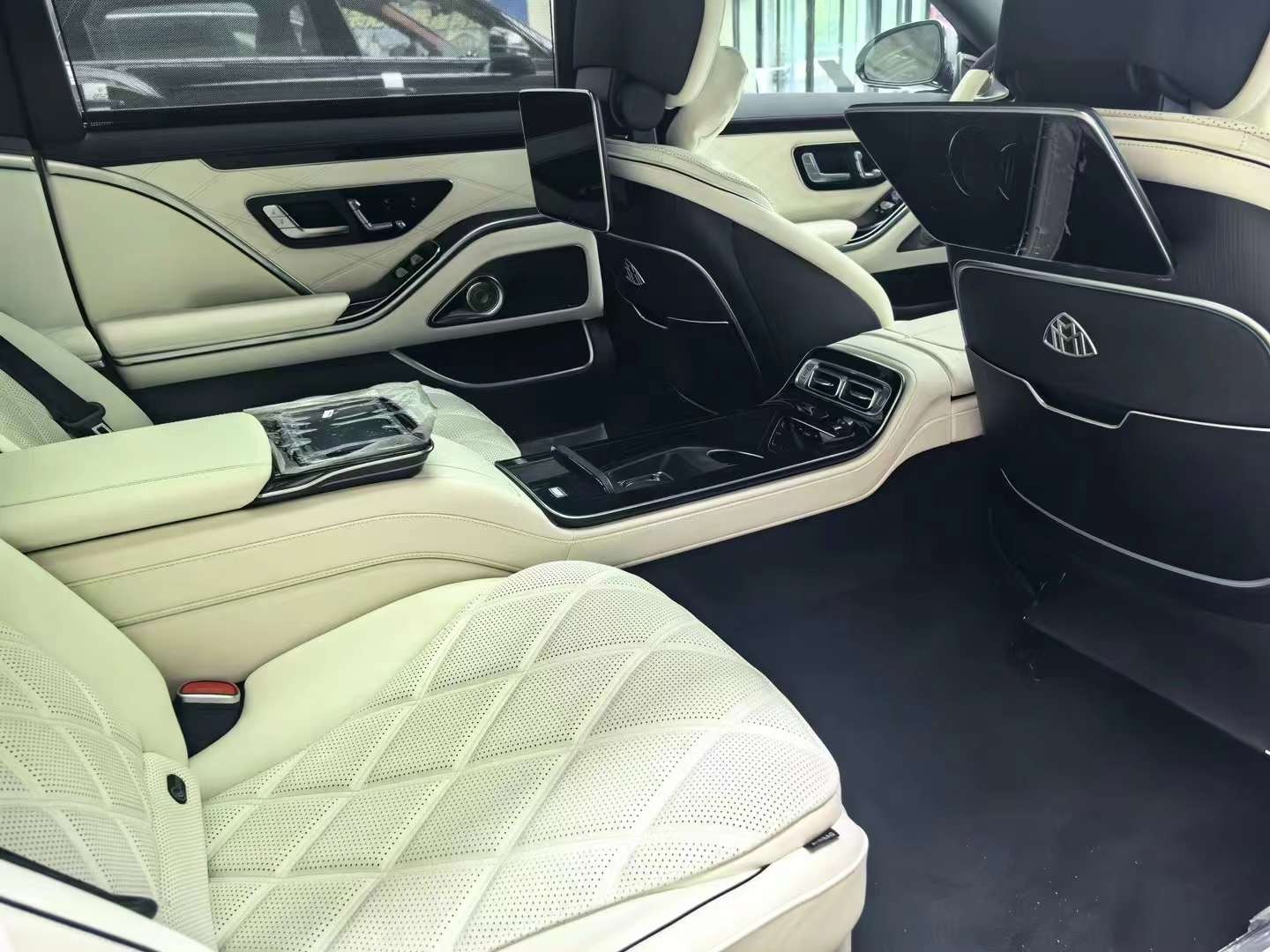 奔驰迈巴赫S级美版让利20万 欢迎上门试驾