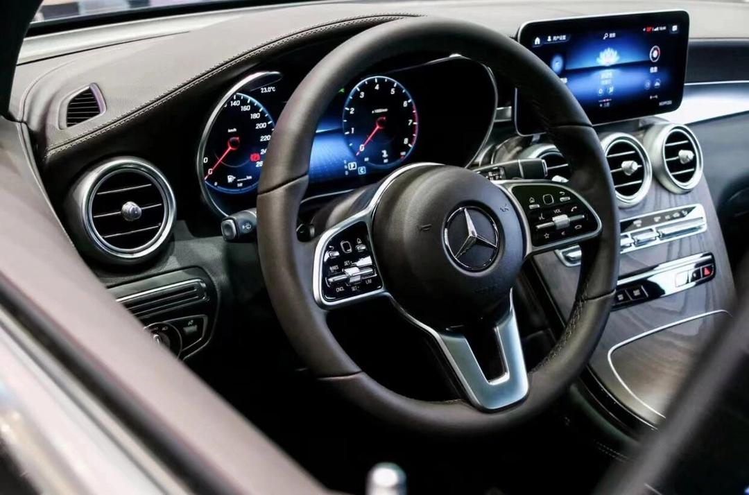 2024款满配奔驰G63现车落地价格可分期