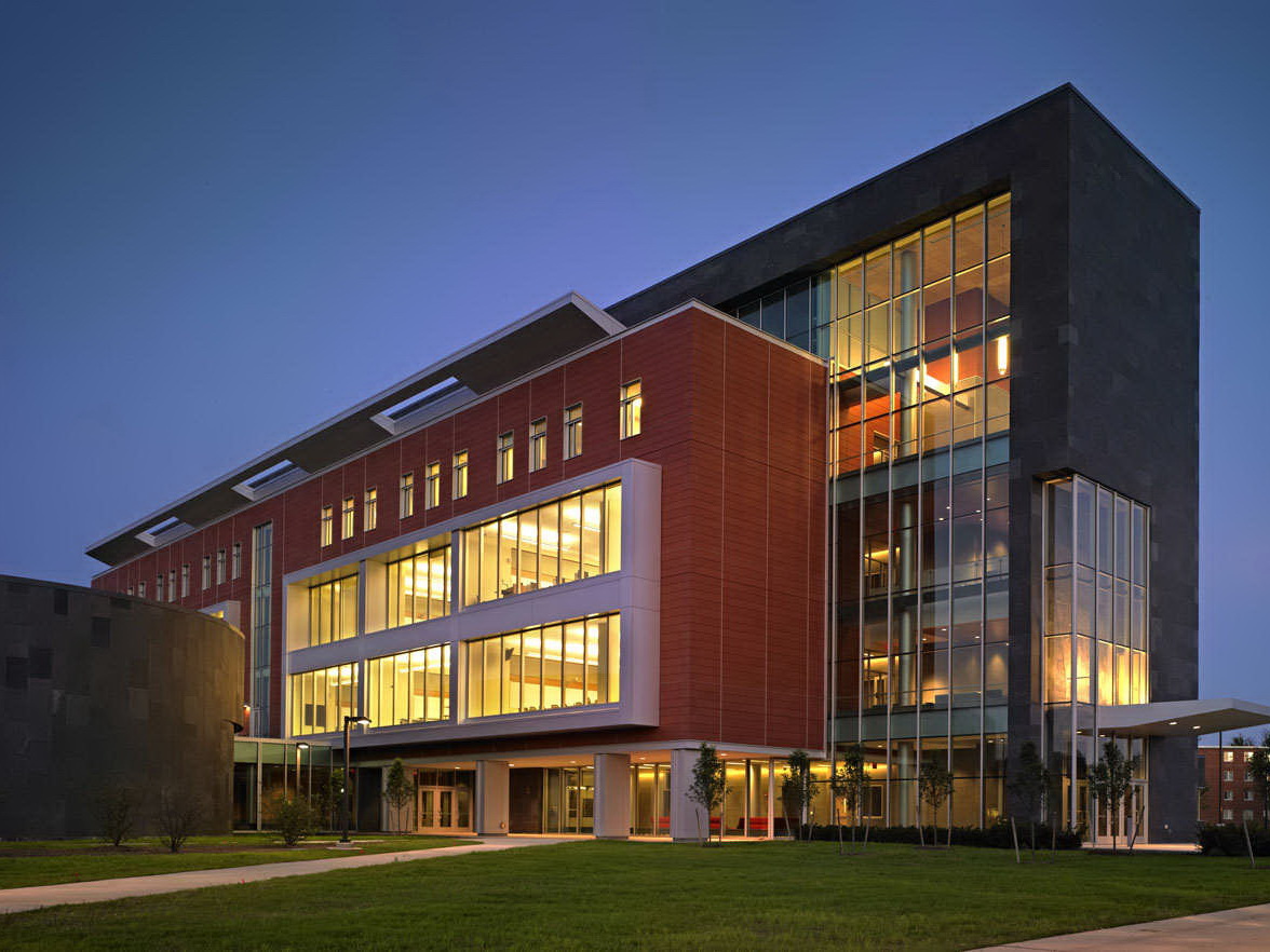 密歇根大学开发新型传感器 帮助汽车和飞机避开危险的冰面和冻雨密歇根大学开发新型传感器 帮助汽车和飞机避开危险的冰面和冻雨